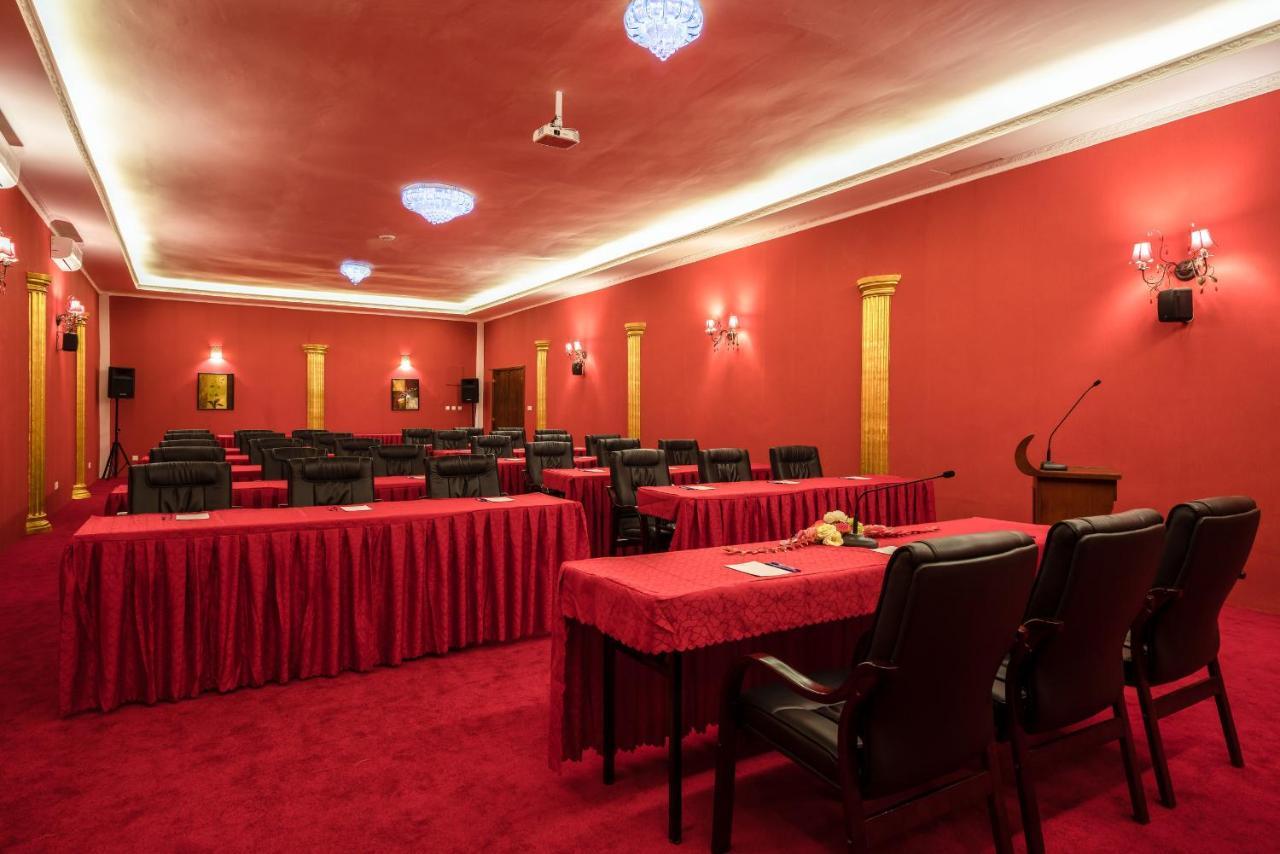 ארושה Fun Retreat Resort, Hotel And Ayurveda Spa מראה חיצוני תמונה